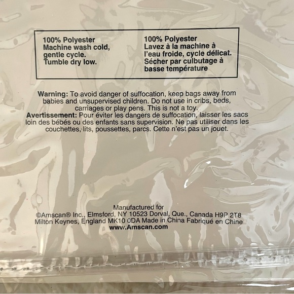 Amscan Red Damask Table Runner 6 Feet - Picture 4 of 7